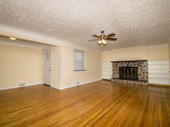 3rd image of 8697 Pastoral Ln