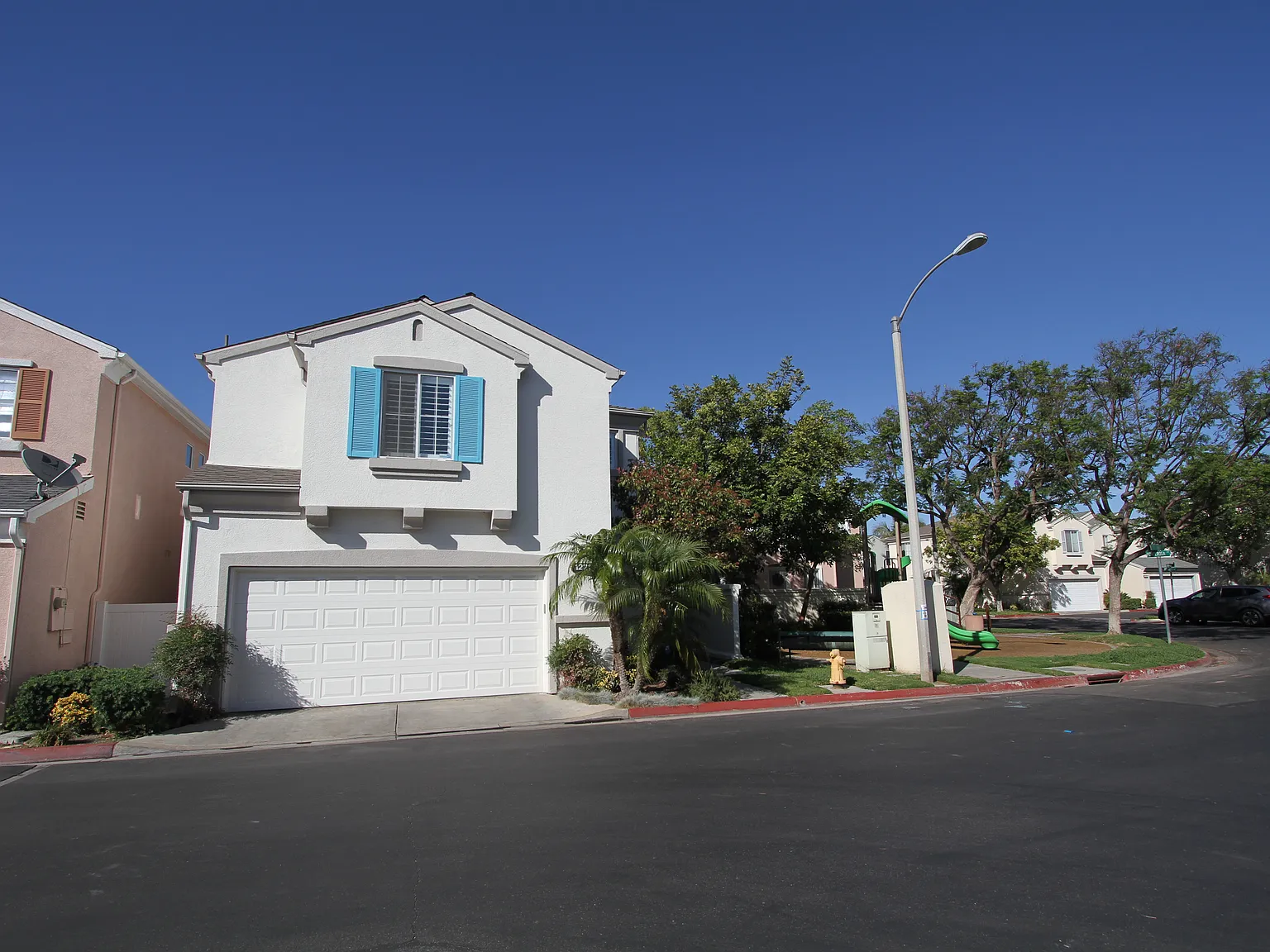 4 bed, 2.5 bath, 1625 sqft, $4,500 — Photo 1