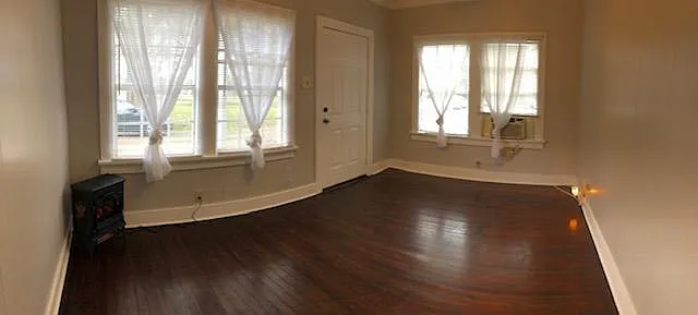 406 S Jefferson St — Photo 5