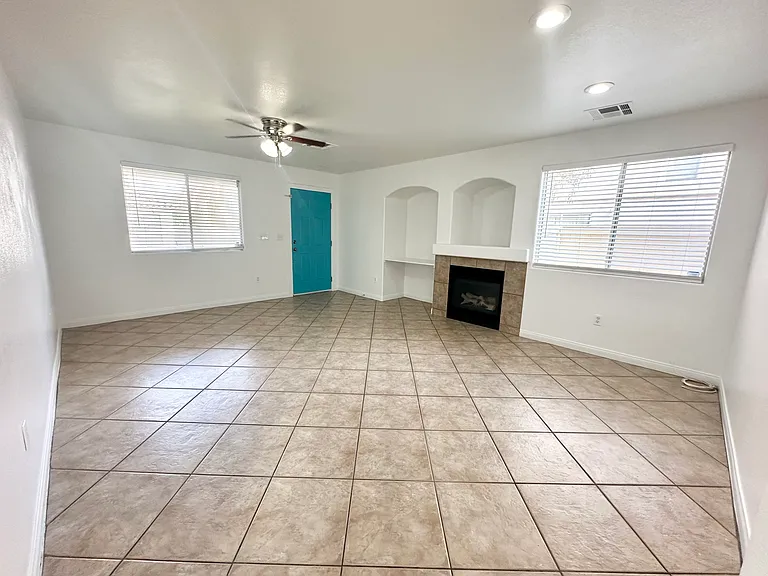 5849 Old English Ct — Photo 3