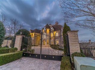 8330 Jett Ferry Rd, Sandy Springs, GA 30350