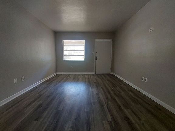 4th image of 2109 King Ave