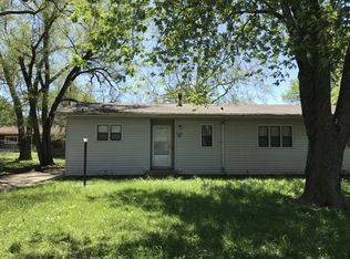 6720 SW Shadyvale Ln, Topeka, KS 66619