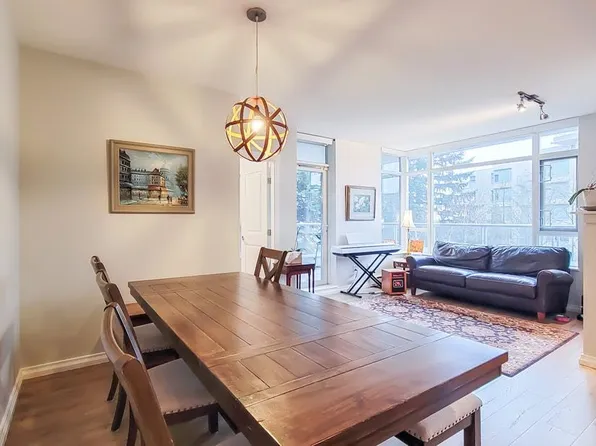 9266 University Cres #301, Burnaby, BC V5A 4Z1