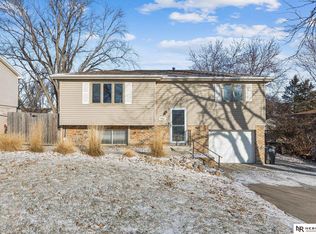9816 Meredith Ave, Omaha, NE 68134