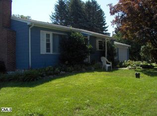 2 Lake Dr, New Fairfield, CT 06812