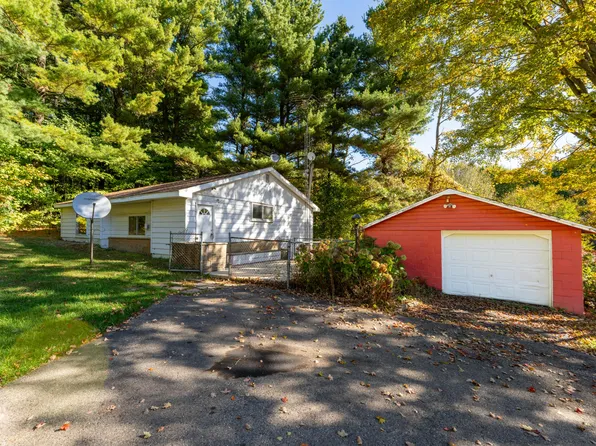 73255 26th St, Lawton, MI 49065