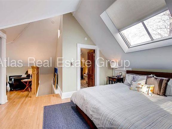 3rd image of 238 S Lincoln St #1