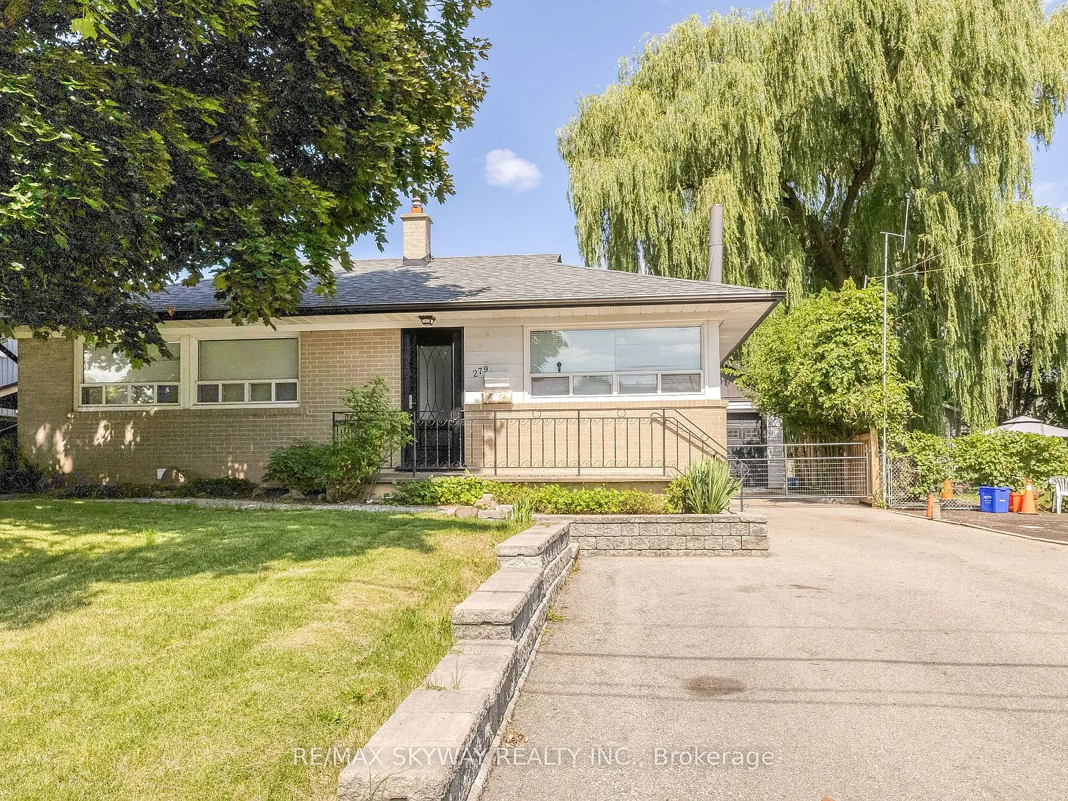 3 bed, $2,500 — Photo 2