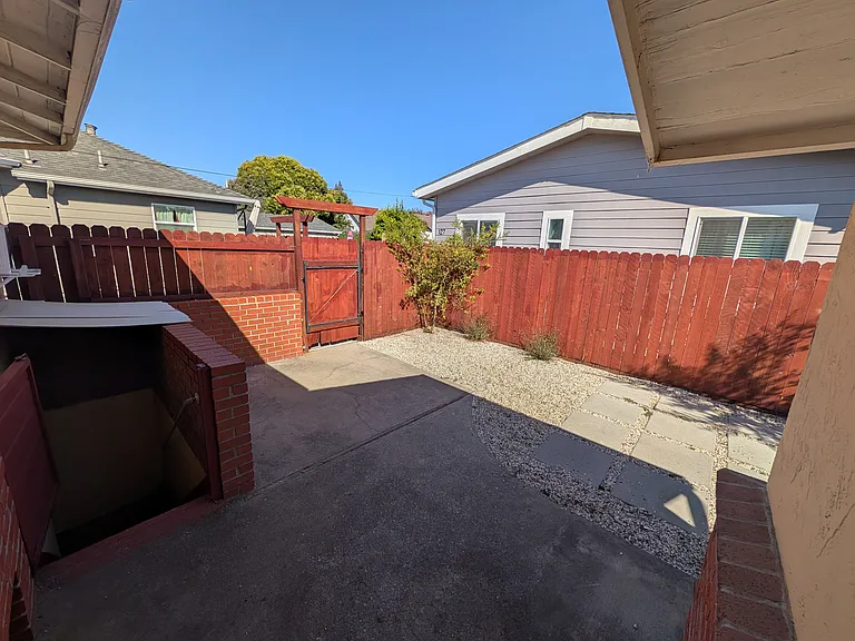 129 Oakes Blvd — Photo 25