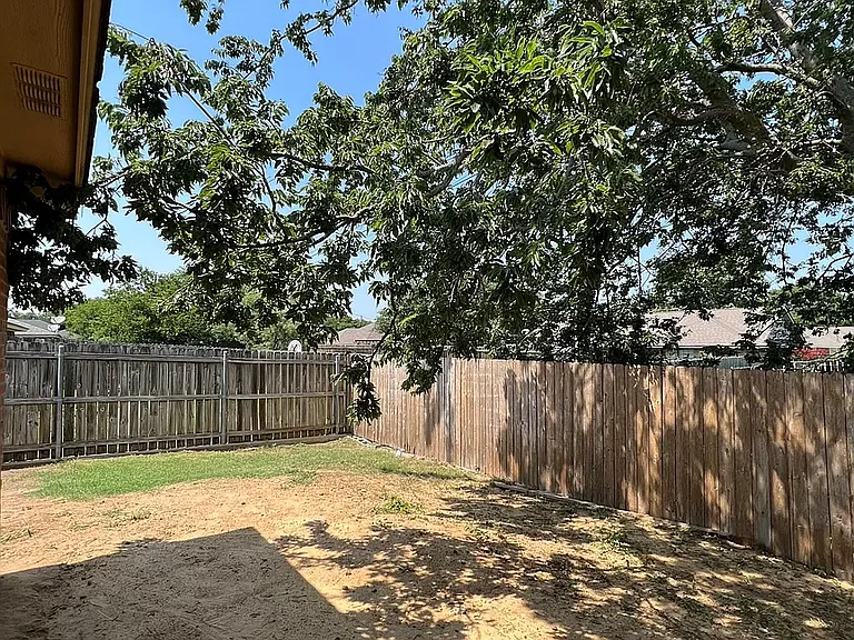 1825 N Paddock St — Photo 16