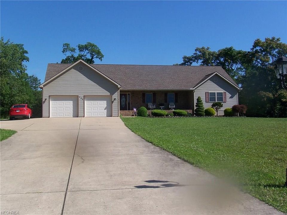 248 Weatherby Lane-front-private-situated on 1.40 acres
