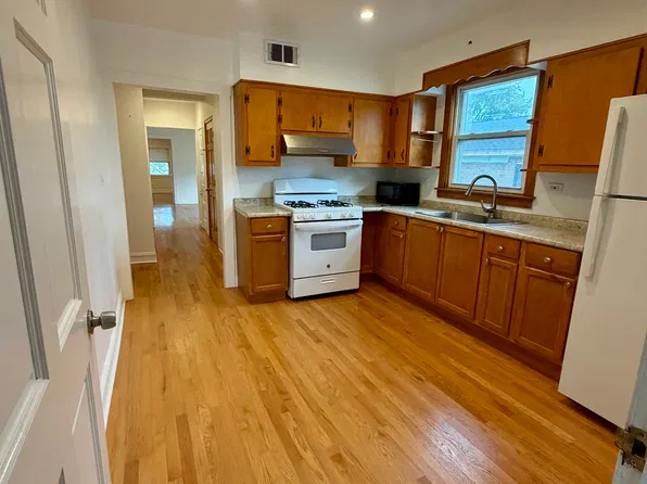3318 N Kilbourn Ave, Chicago, IL 60641