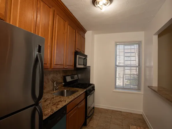 56-05 31st Avenue image 9 of 17