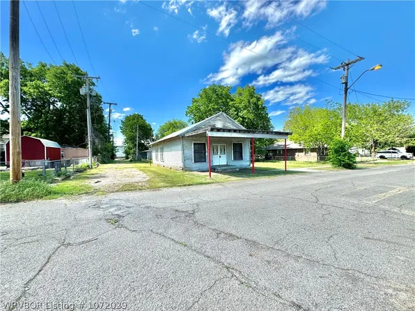 305 N Walter St, Poteau, OK 74953