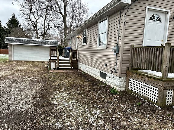 2nd image of 1937 Clifford Dr