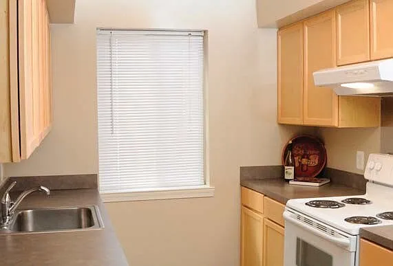Bass Circle Apartments — Photo 7