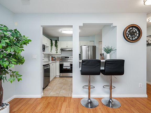 5th image of 12733 72nd Ave #212