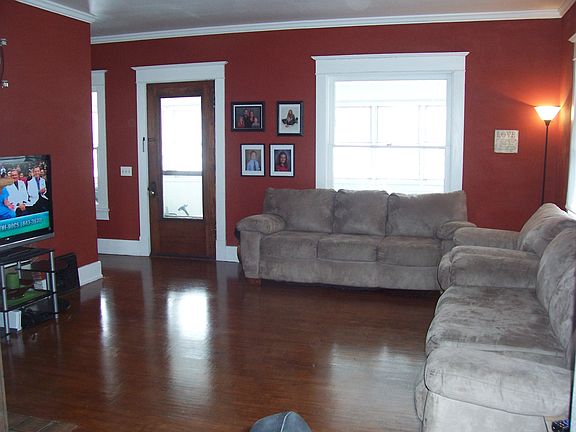 3rd image of 426 N Main St