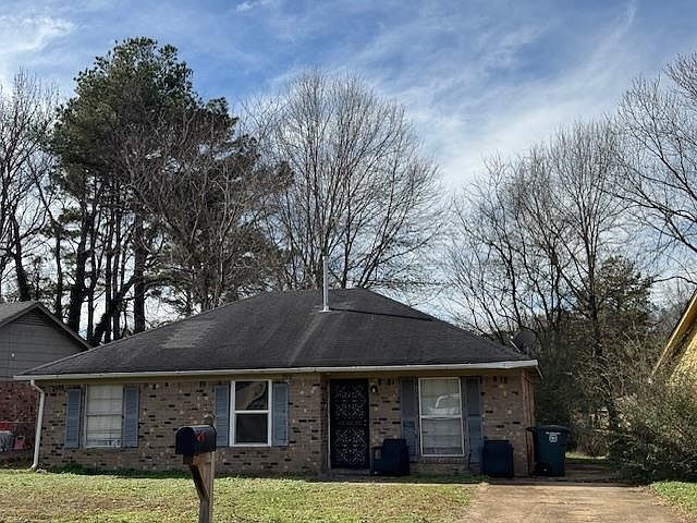 2nd image of 599 Blackhawk Rd