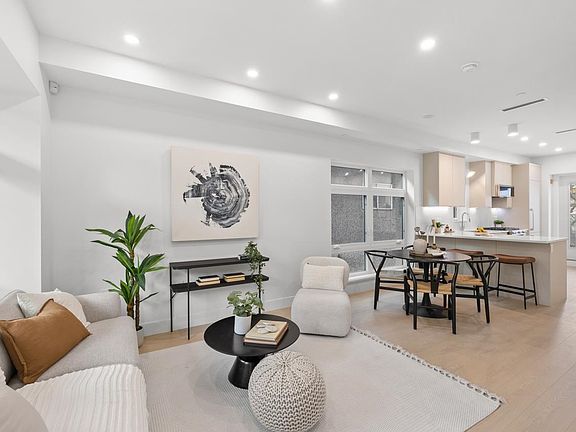 5th image of 2135 E Pender St #202