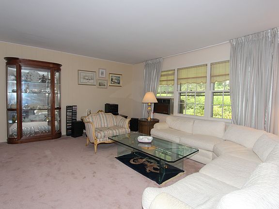 3rd image of 2574 Windmill Ct
