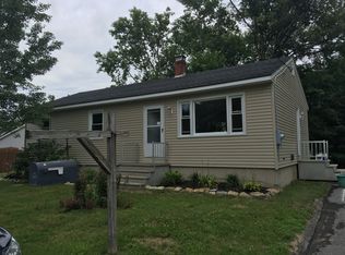 15 Hartley St, Lewiston, ME 04240