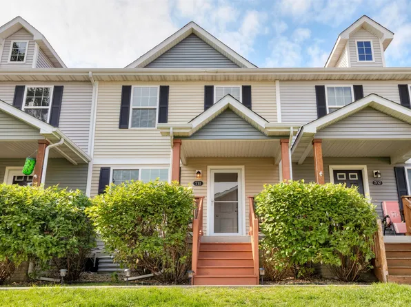 711 Newport Pl, Norwalk, IA 50211