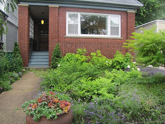 3rd image of 407 Norwood Ave