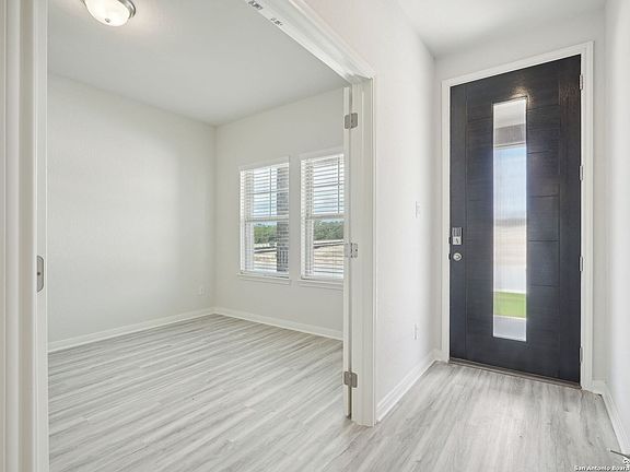 5th image of 10310 Bluebell Ln