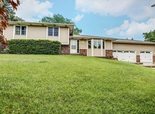 1486 Thomas Ln, Eagan, MN 55122