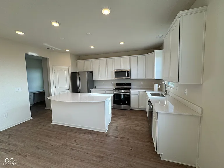 6837 Bridle Oaks Ct — Photo 33