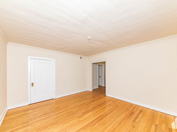 3rd image of 1133 Oak Ave #1139G
