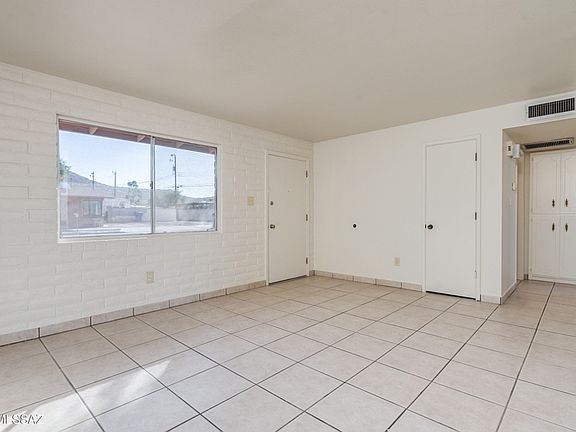 5th image of 1106 W Franklin St #1106