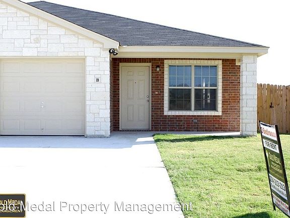 3rd image of 4505B Cambridge Dr