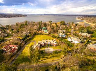 1 Plandome Rd, Manhasset, NY 11030