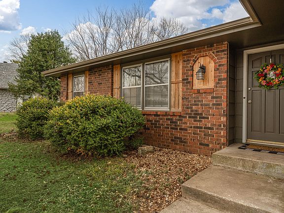 4th image of 3320 S Graystone Avenue