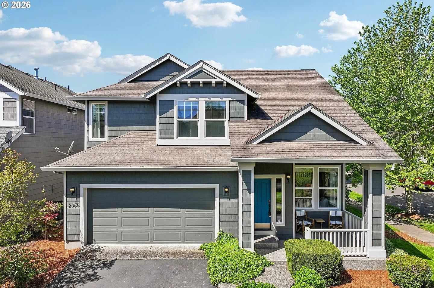 Beautiful 3 Bedroom Home in Jones Farm! Vaulted Ceilings, Gas Fireplace, Loft, Central A/C, 2-Car... — Photo 2