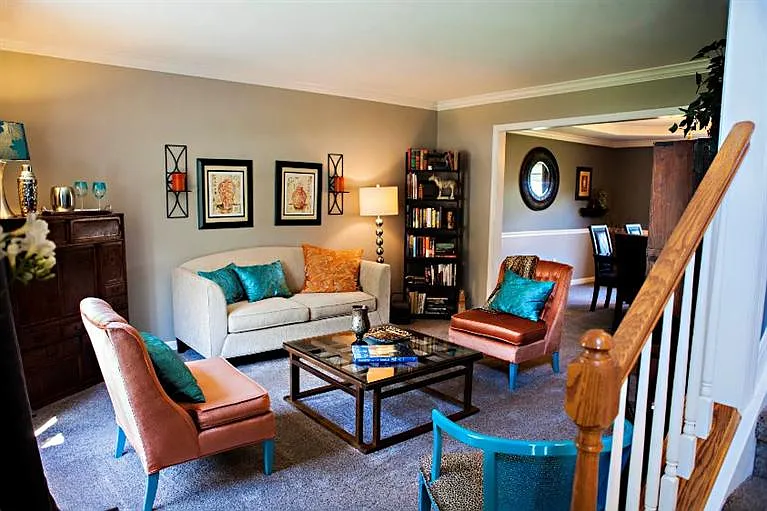8626 Charleston Knoll Ct — Photo 4