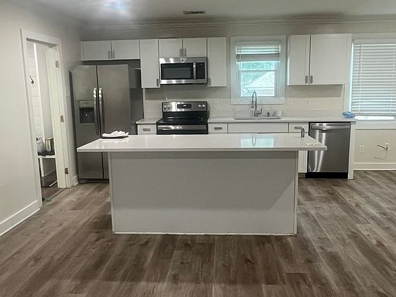 2nd image of 4885 Park Ave