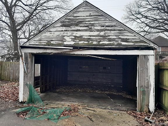 5th image of 2597 W Eight Mile Rd