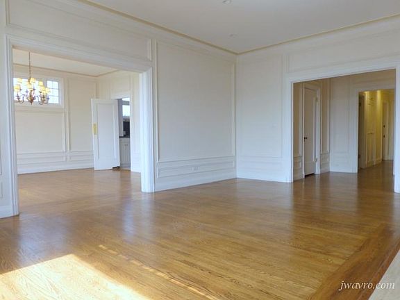 5th image of 250 Laurel St APT 401