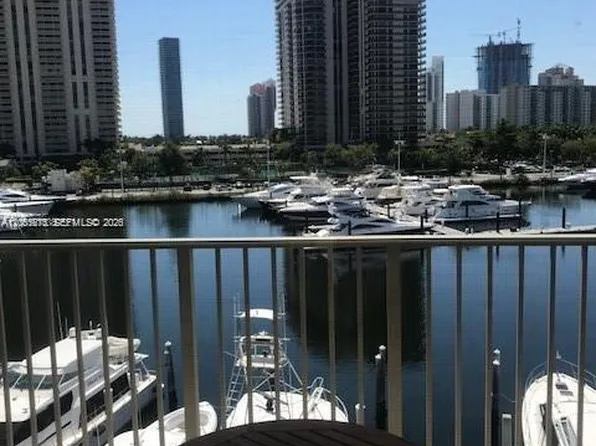 19901 E Country Club Dr, Aventura, FL