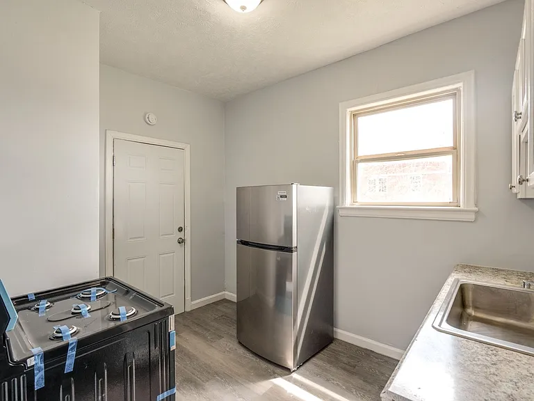 2840 S Moreland Blvd #19 — Photo 1