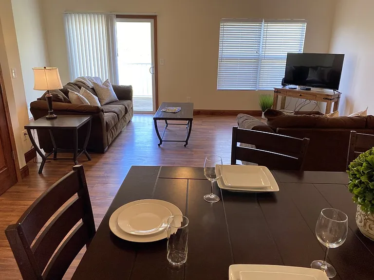 Eagle View Luxury Apartments — Photo 204