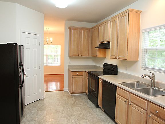 3rd image of 55 Brookmont Dr