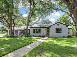 2107 Cardinal Ln, Fort Worth, TX 76111