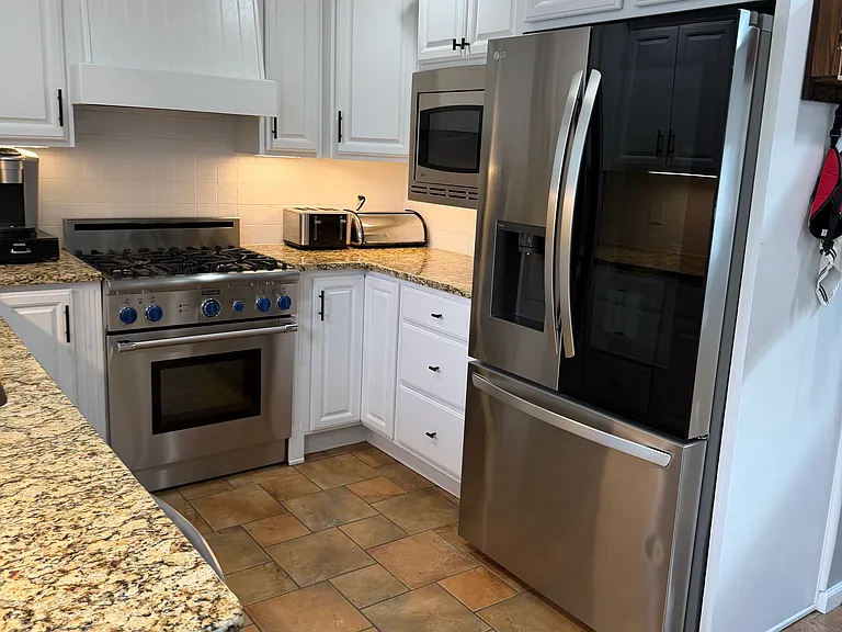 9 Pilgrim Ln — Photo 4