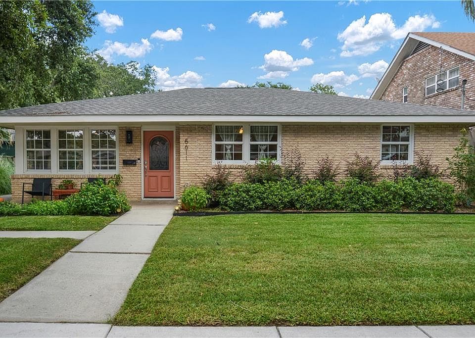 1st image of 5611 Charlotte Dr
