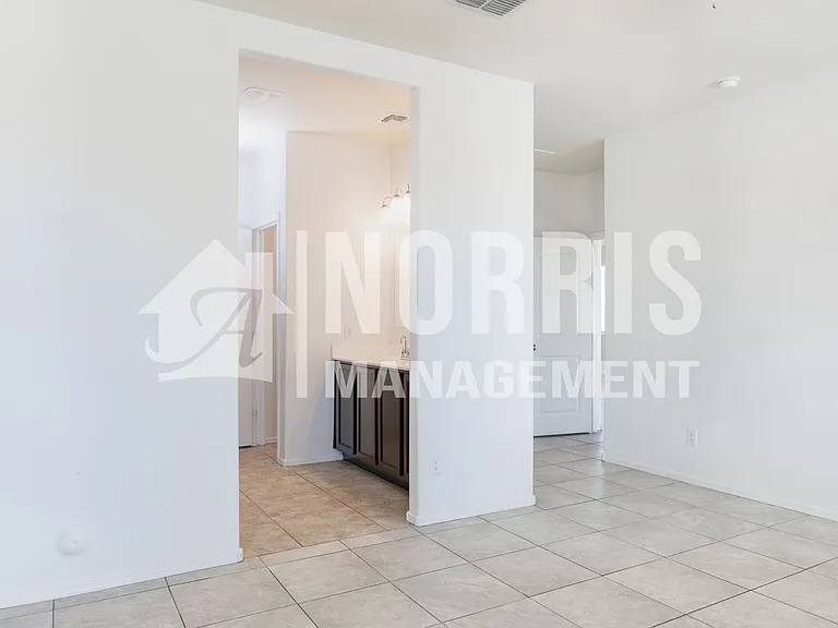 1153 E Gabrilla Dr — Photo 23